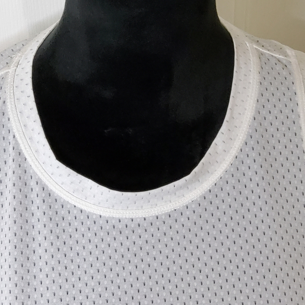 * Nike Women's One Classic Breathable Dri-FIT Sleeveless Tank Top White Size XL - Picture 11 of 15